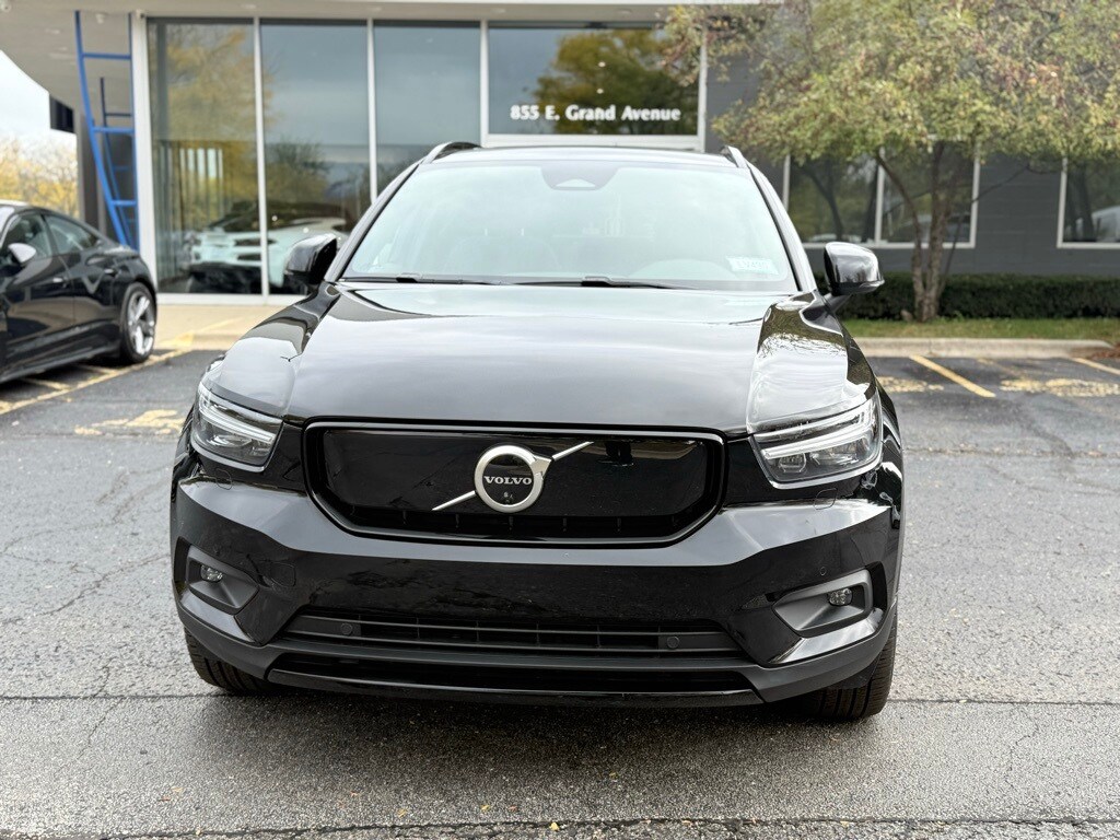 2021 Volvo XC40 Recharge P8 photo 4