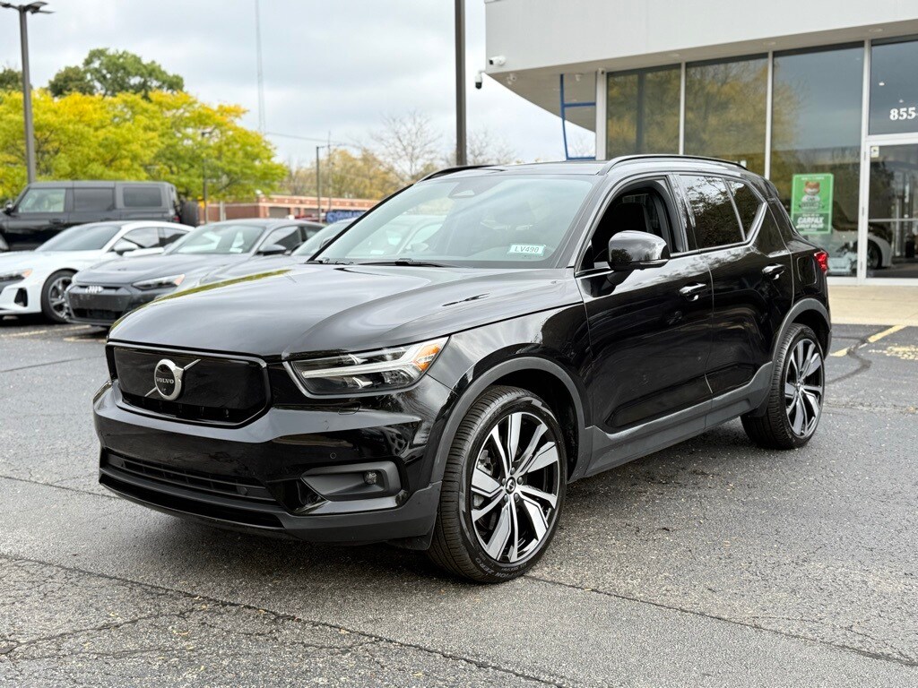 2021 Volvo XC40 Recharge P8 photo 3