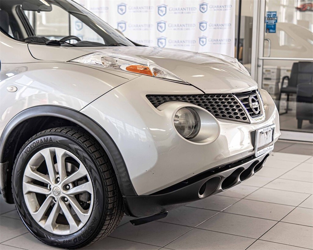 2011 Nissan Juke S photo 3