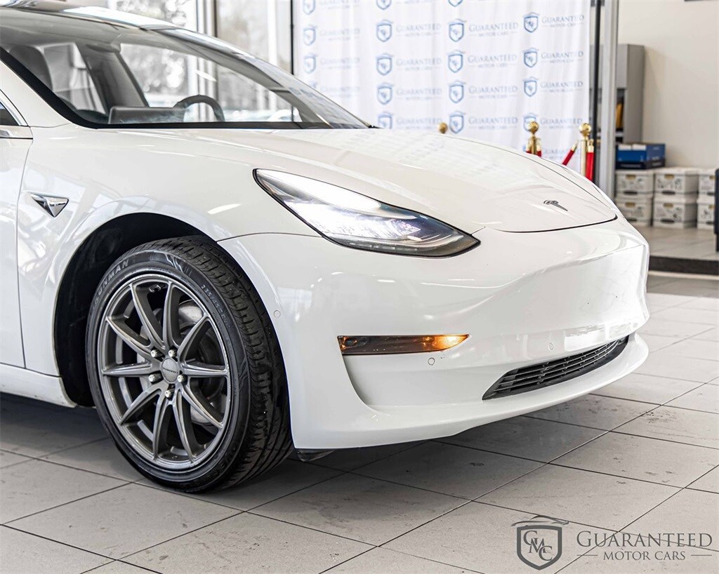 2020 Tesla Model 3 Standard Range Plus photo 3