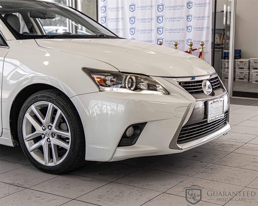 2014 Lexus CT 200h photo 2