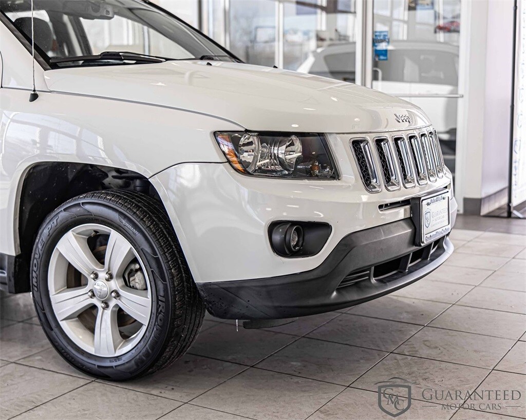 2017 Jeep Compass Sport photo 3