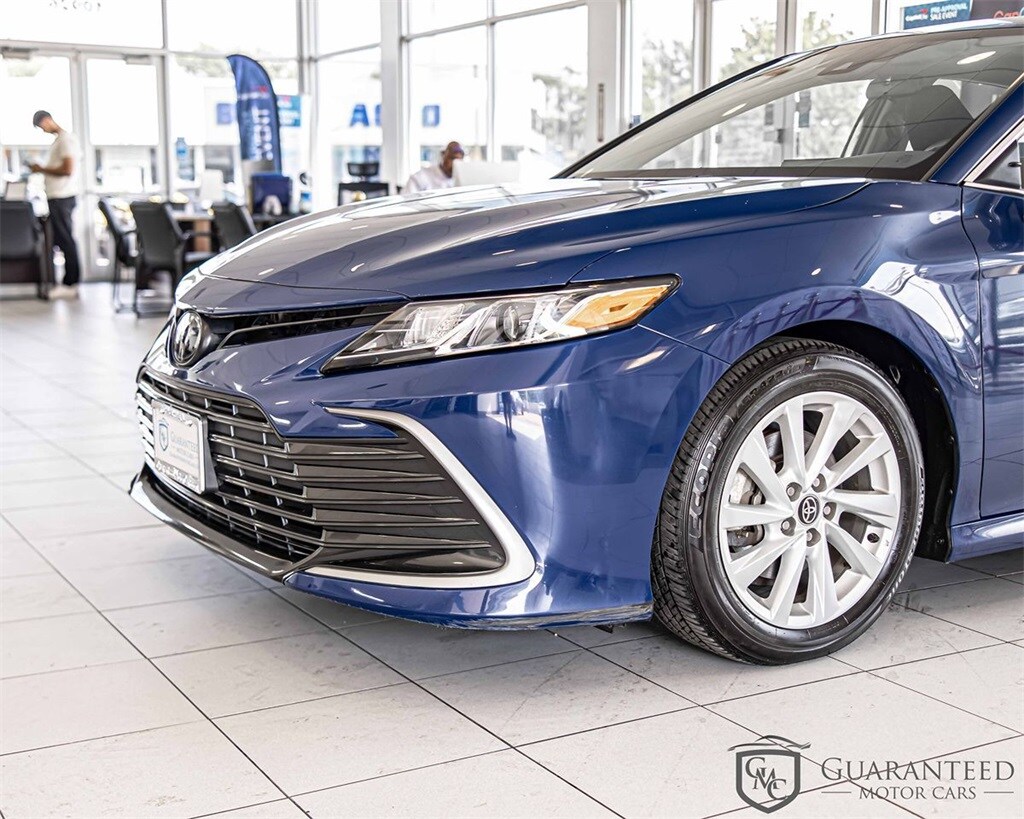 2023 Toyota Camry LE photo 4