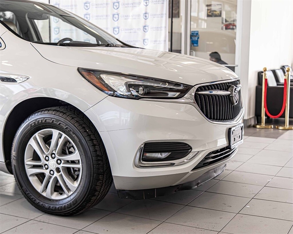 2019 Buick Enclave Essence photo 2
