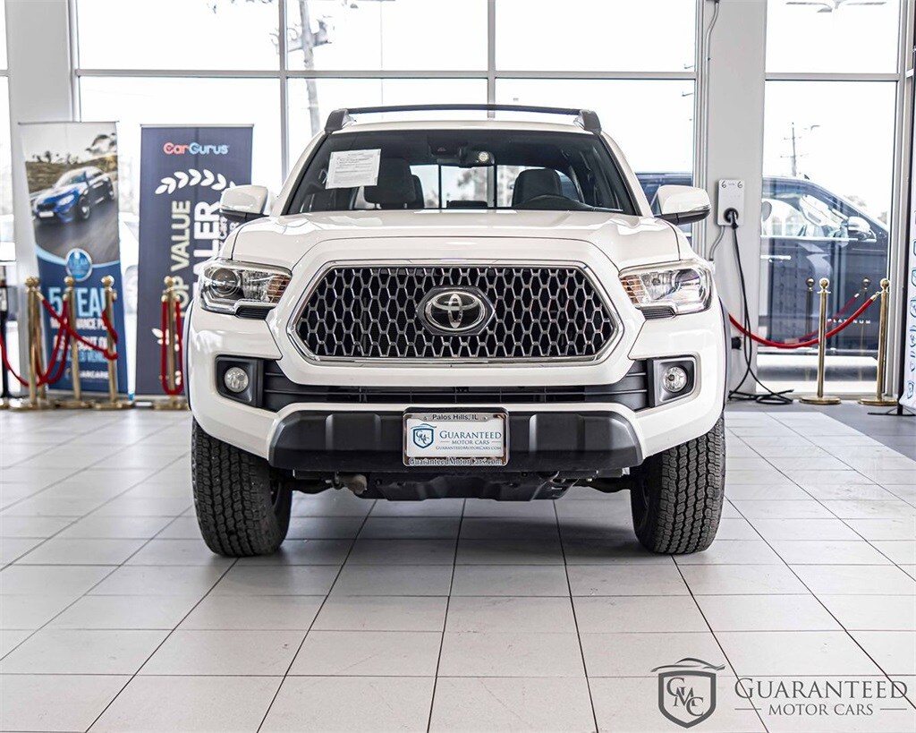 2019 Toyota Tacoma TRD Off-Road photo 2