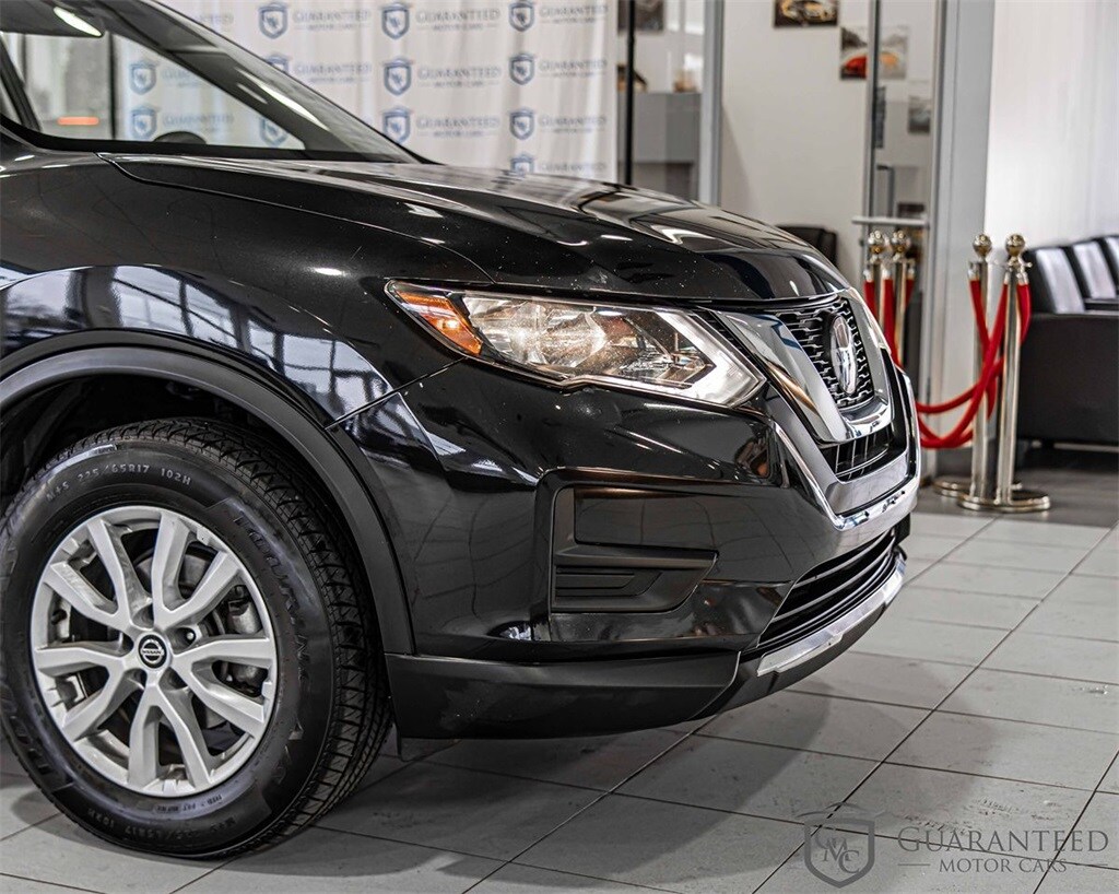 2020 Nissan Rogue SV photo 3