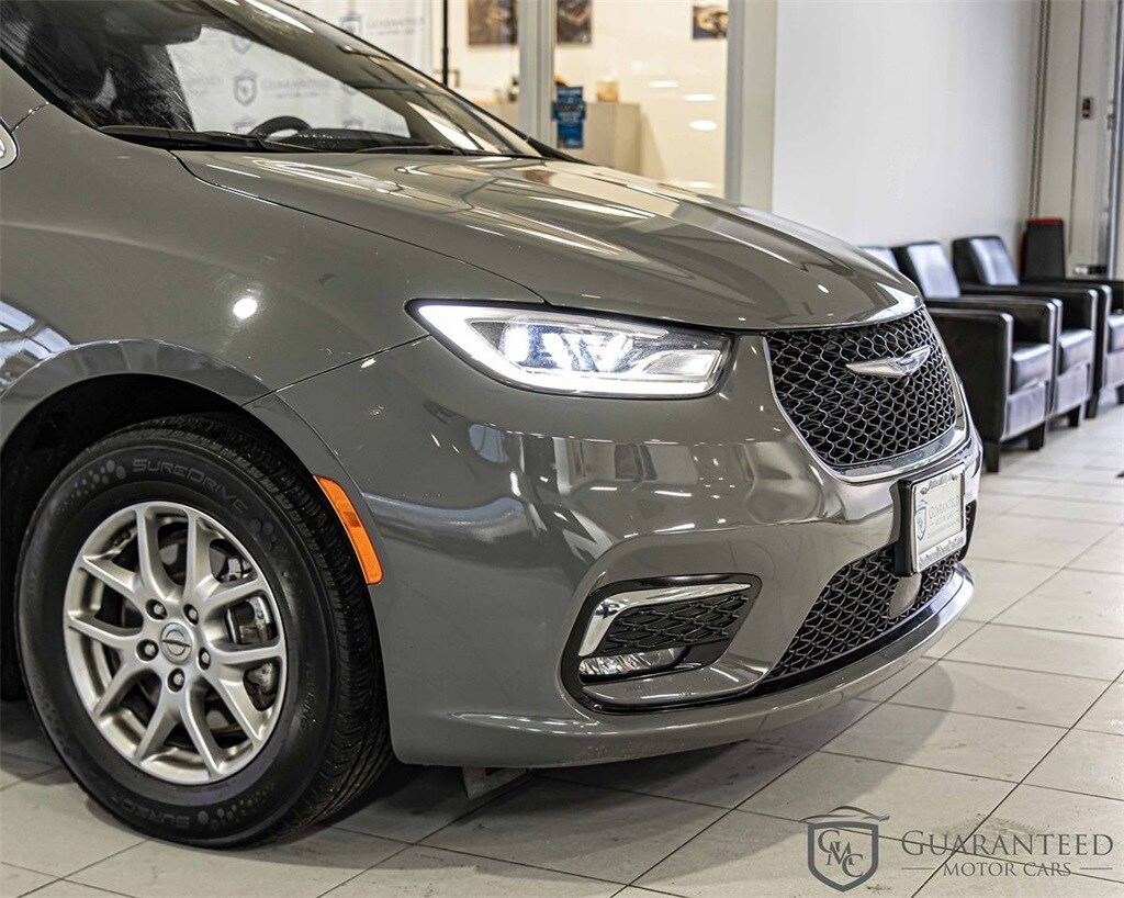 Used 2022 Chrysler Pacifica Touring Minivan/Van