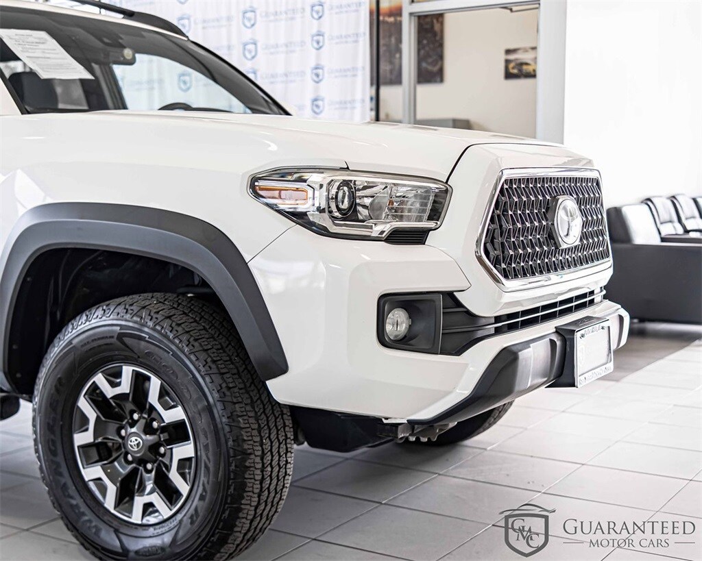 2019 Toyota Tacoma TRD Off-Road photo 3