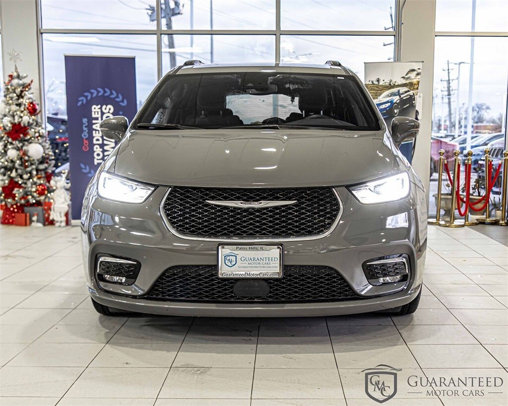 Used 2022 Chrysler Pacifica Touring Minivan/Van