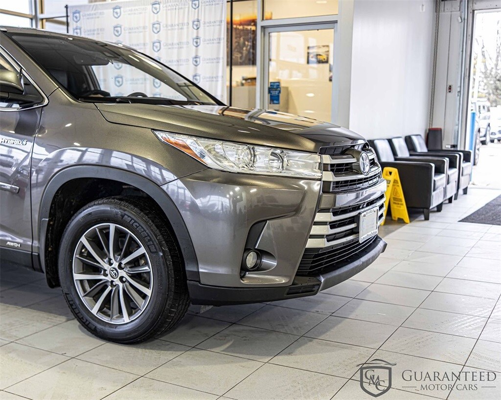 Used 2019 Toyota Highlander Hybrid XLE SUV