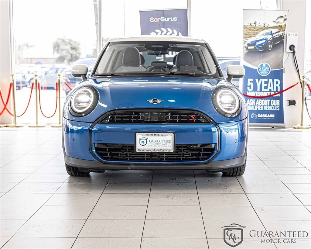 2025 Mini Cooper 4 Door Hardtop Signature photo 2