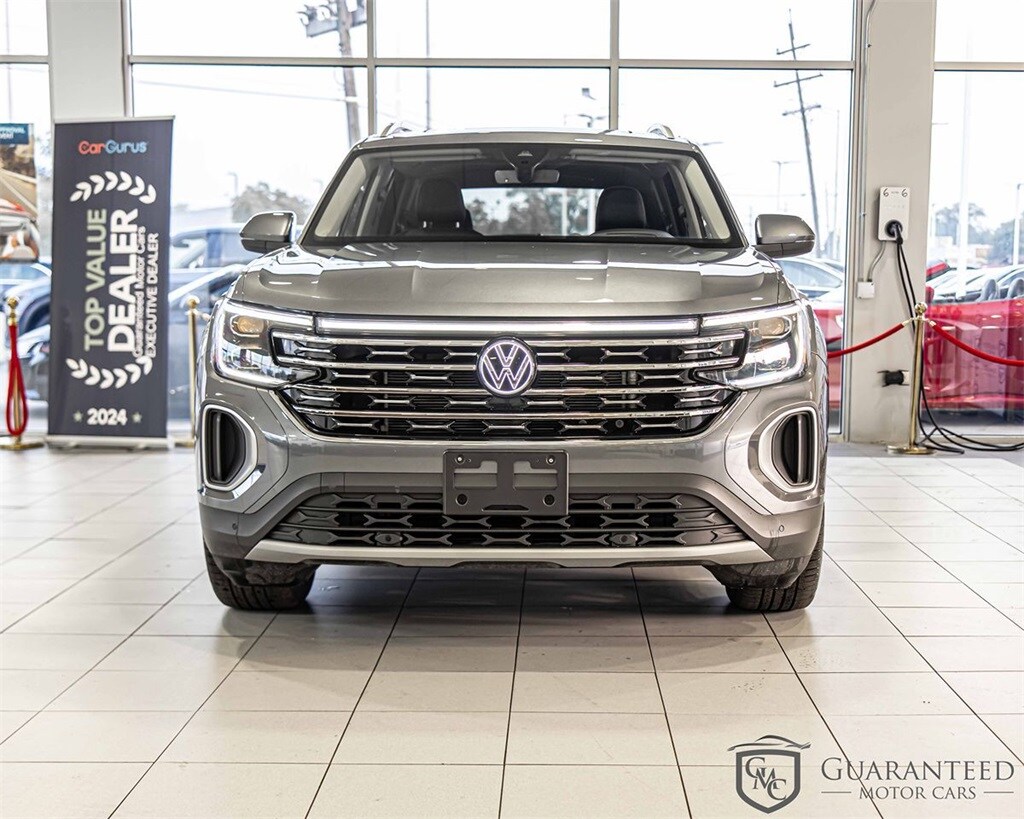 2024 Volkswagen Atlas SEL photo 2