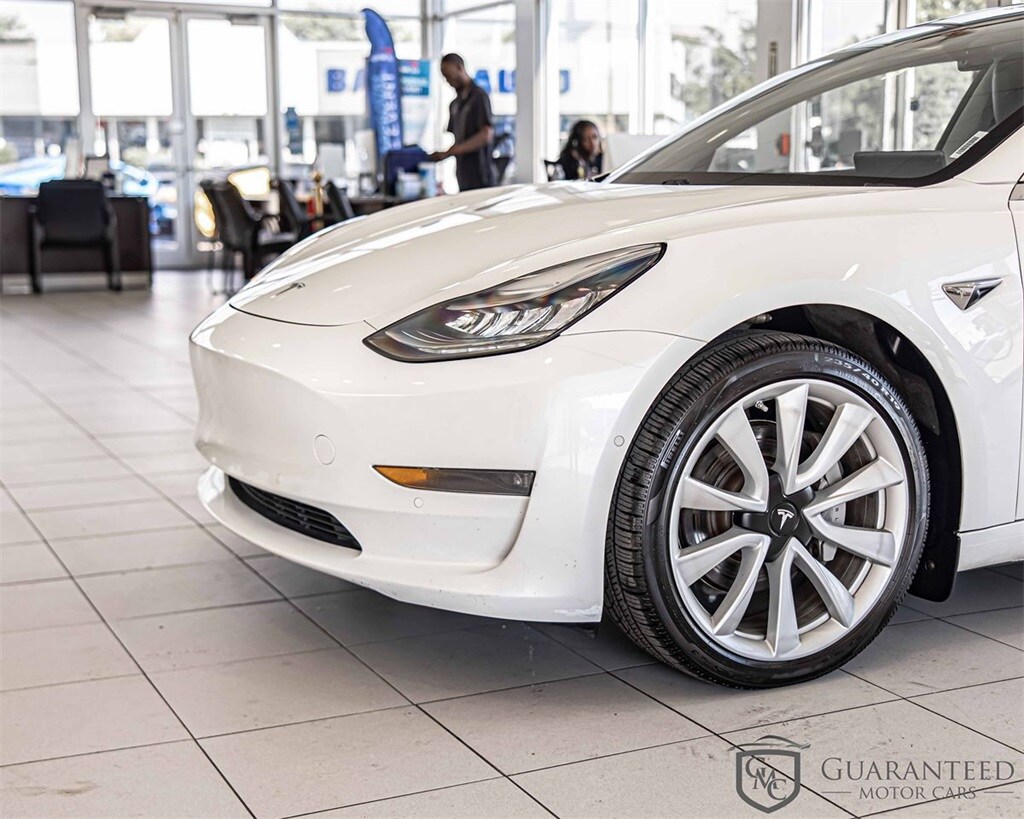 2019 Tesla Model 3 Mid Range photo 4