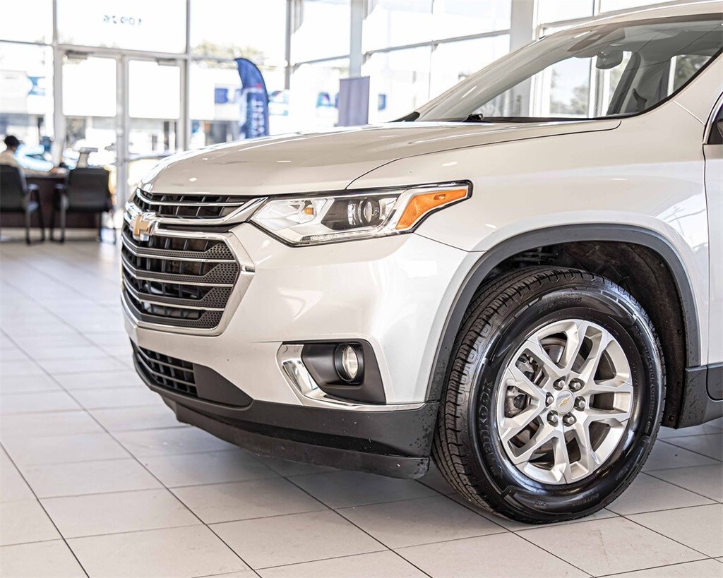 Used 2021 Chevrolet Traverse LT SUV