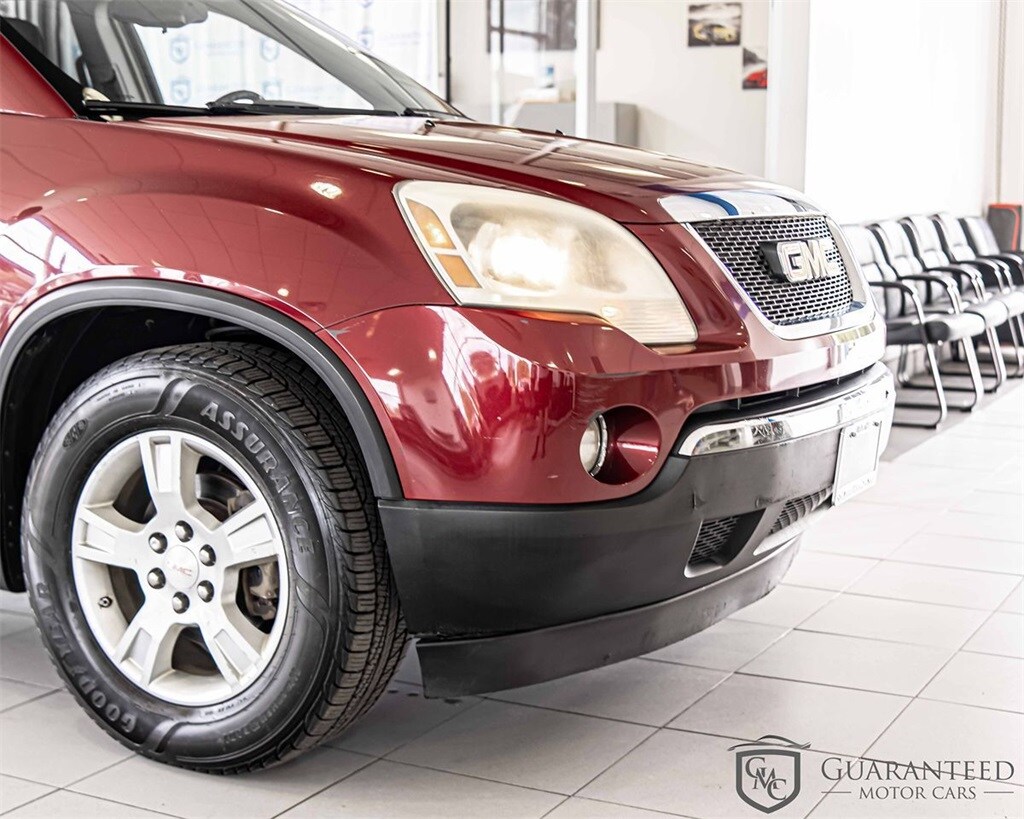 2009 Gmc Acadia SLE photo 3