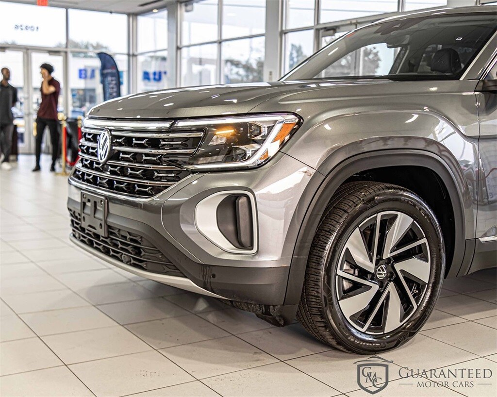 2024 Volkswagen Atlas SEL photo 4