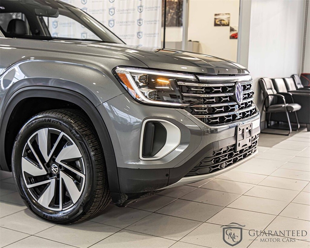 2024 Volkswagen Atlas SEL photo 3