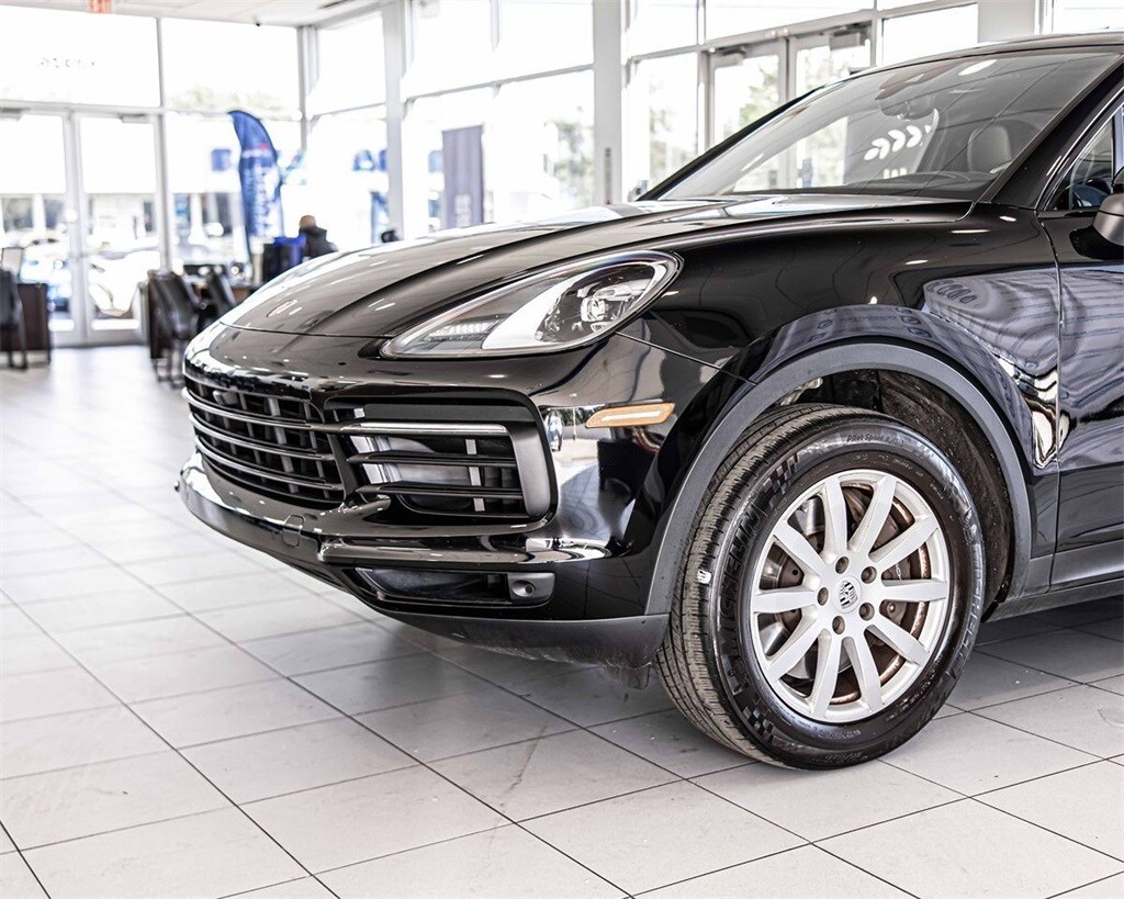 2022 Porsche Cayenne Base photo 4