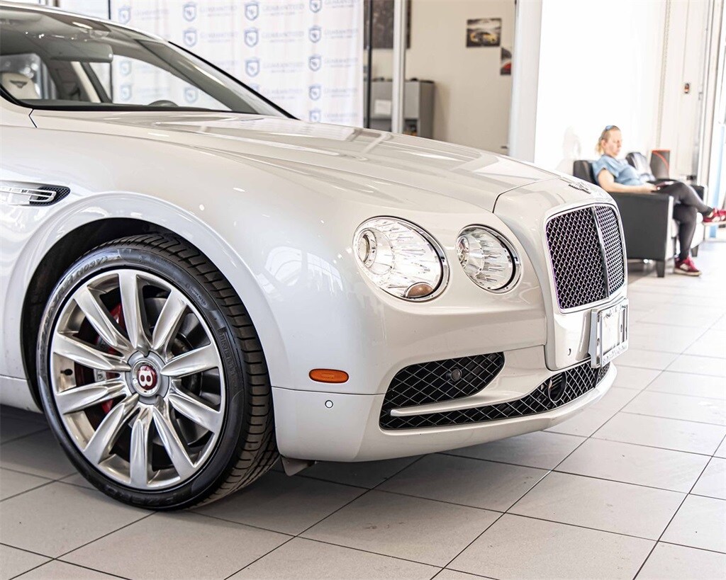 2017 Bentley Flying Spur V8 S photo 3