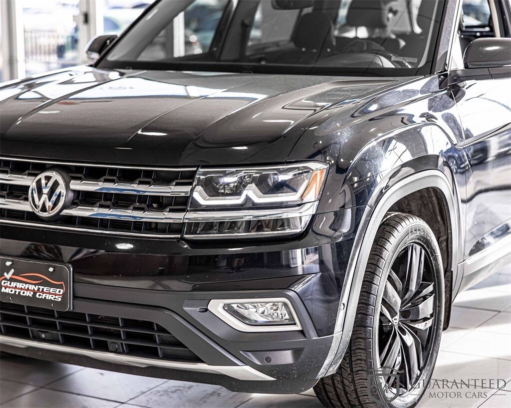 2018 Volkswagen Atlas SEL Premium photo 2