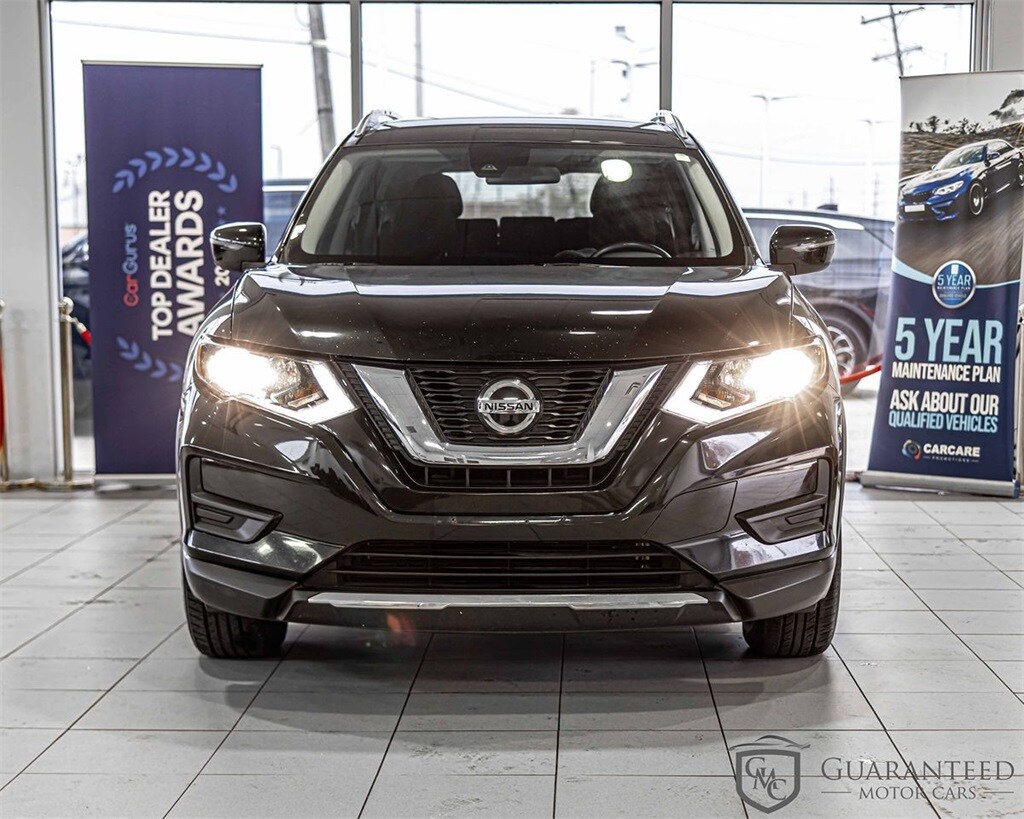 2020 Nissan Rogue SV photo 2