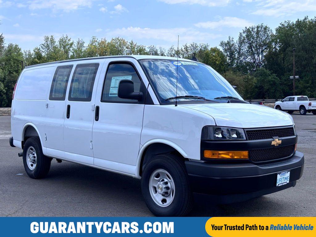 2025 Chevrolet Express Cargo Work Van's photo