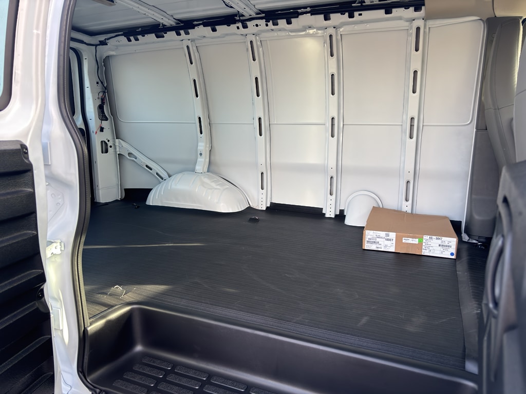 2025 Chevrolet Express Cargo Work Van - Photo 14