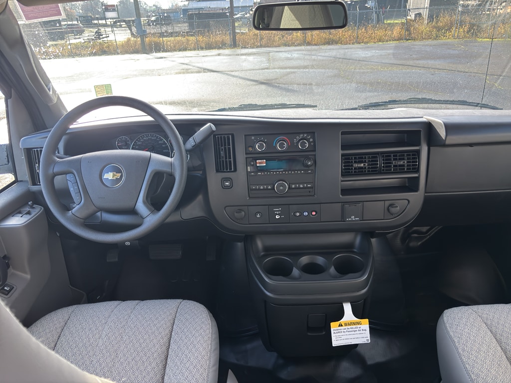2025 Chevrolet Express Cargo Work Van - Photo 24