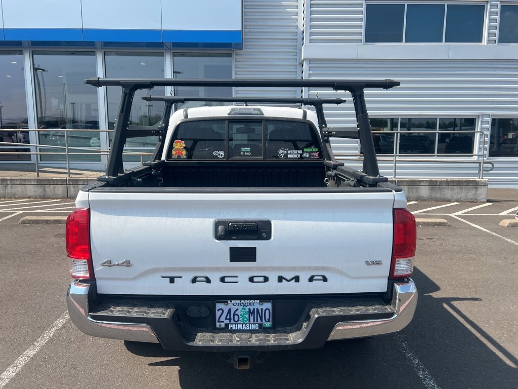 2017 Toyota Tacoma SR5 photo 4
