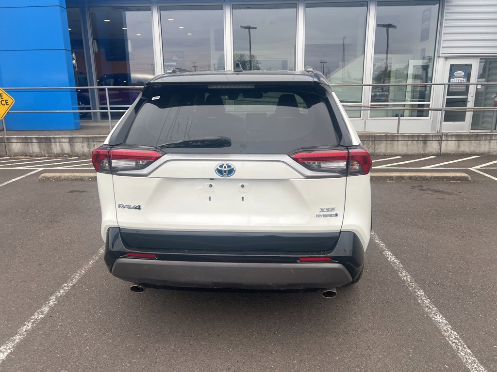 2020 Toyota RAV4 Hybrid XSE photo 3