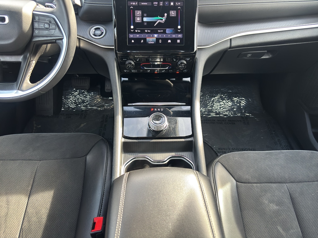 2023 Jeep Grand Cherokee Altitude - Photo 16