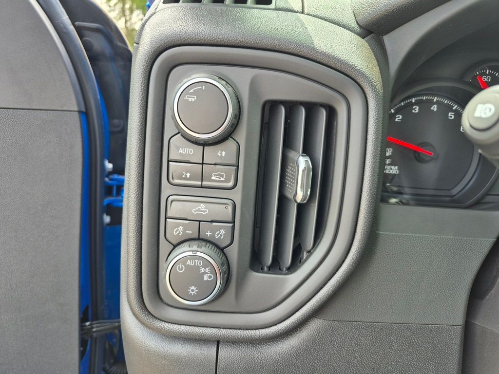 2025 Chevrolet Silverado 1500 Custom - Photo 21