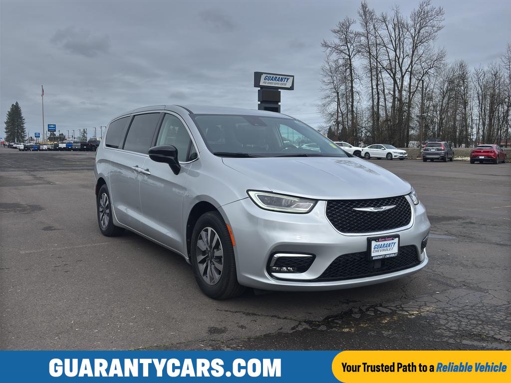 2024 Chrysler Pacifica PHEV Select