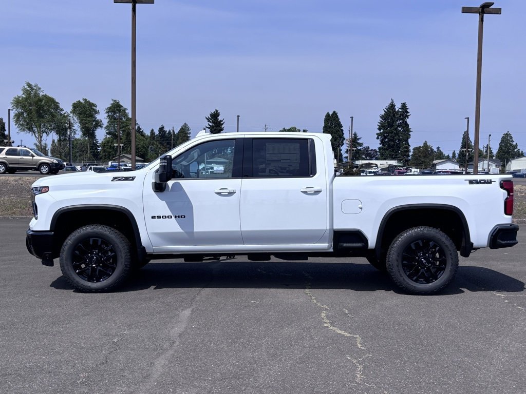 2025 Chevrolet Silverado 2500HD LTZ photo 2