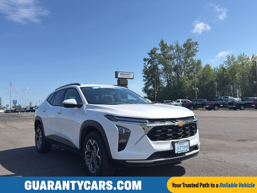 Summit White 2025 Chevrolet Trax SUV / Crossover Front-Wheel Drive Automatic
