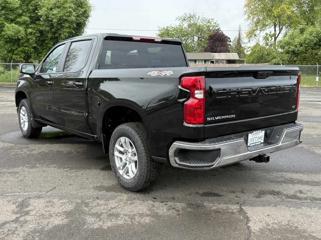 2025 Chevrolet Silverado 1500 LT photo 3