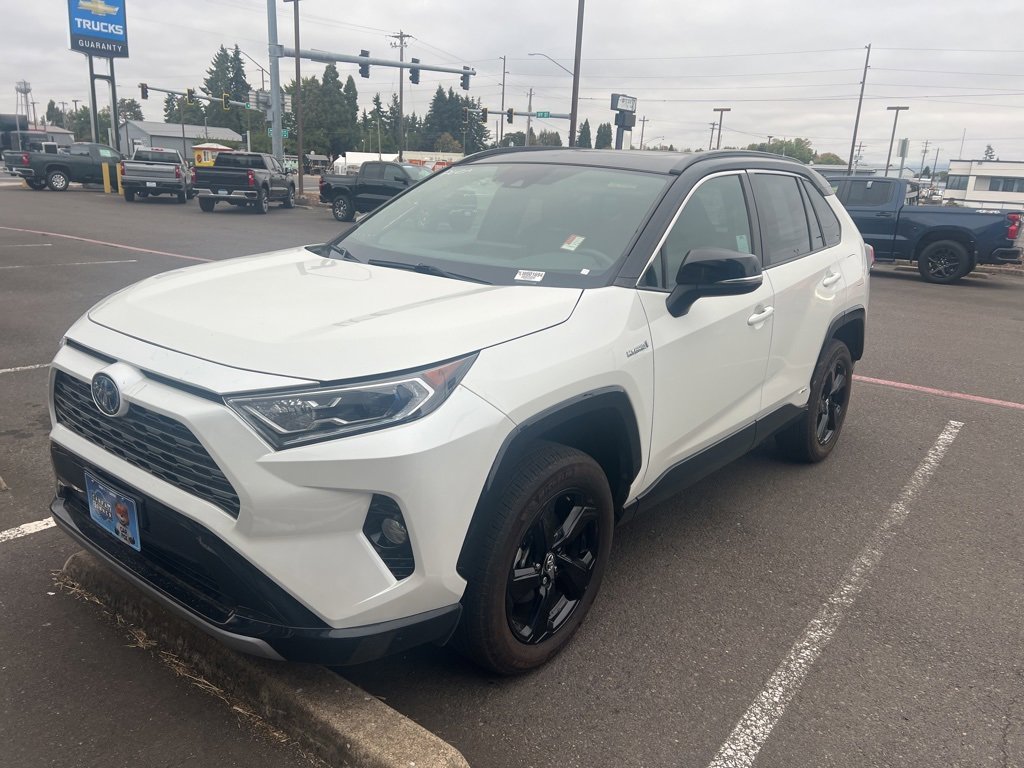 2020 Toyota RAV4 Hybrid XSE photo 2