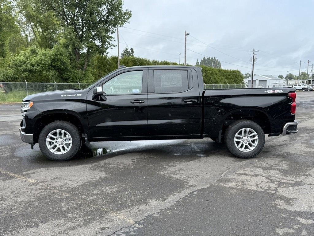 2025 Chevrolet Silverado 1500 LT photo 2