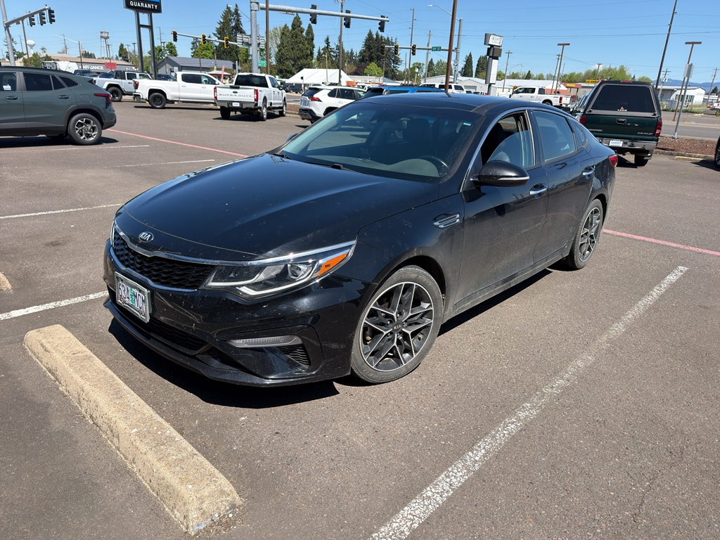 Used 2020 Kia Optima SE with VIN 5XXGT4L32LG435043 for sale in Junction City, OR
