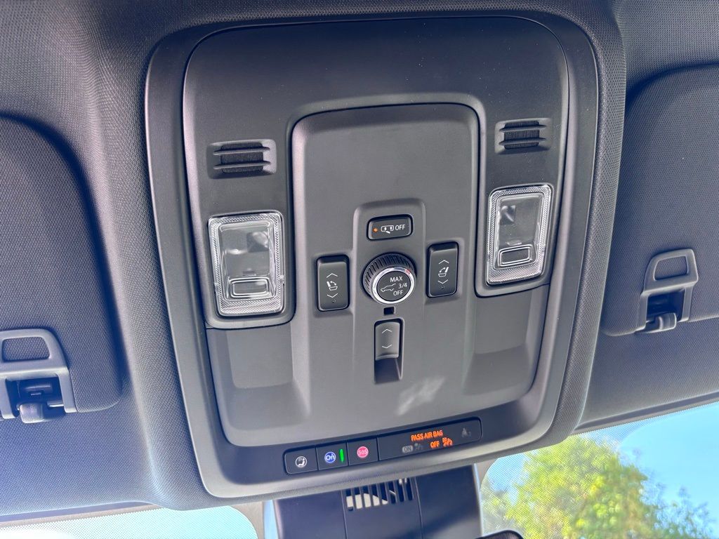 2025 Chevrolet Tahoe Premier - Photo 28