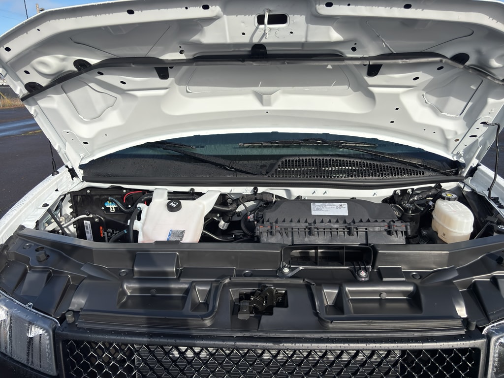 2025 Chevrolet Express Cargo Work Van - Photo 10