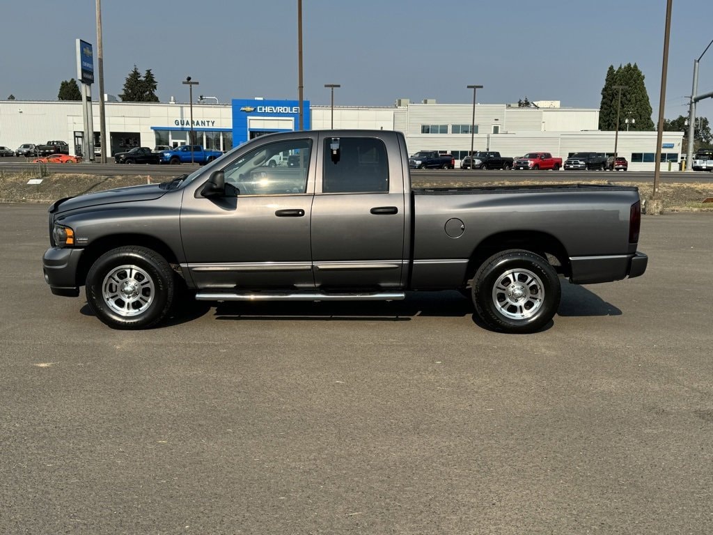 Used 2004 Dodge Ram 1500 Pickup SLT with VIN 1D7HA18D84J213717 for sale in Junction City, OR