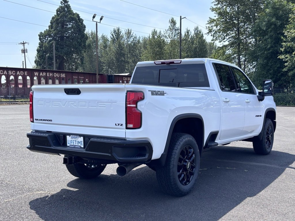 2025 Chevrolet Silverado 2500HD LTZ photo 4