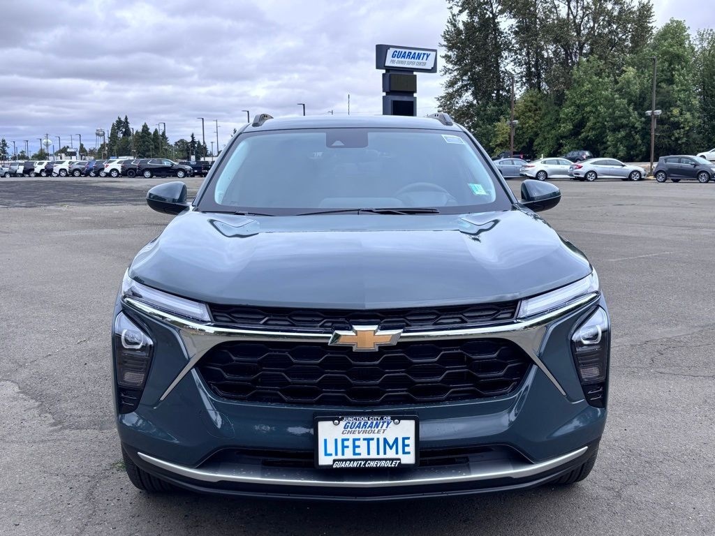 New 2025 Chevrolet Trax LT SUV