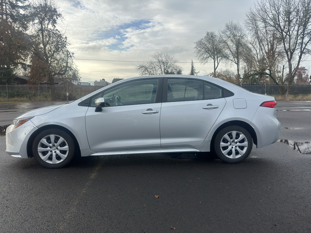 Used 2024 Toyota Corolla LE with VIN 5YFB4MDE0RP099724 for sale in Northfield, Minnesota