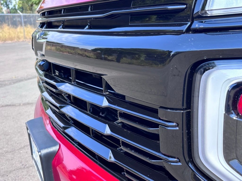 New 2025 Chevrolet Suburban RST SUV