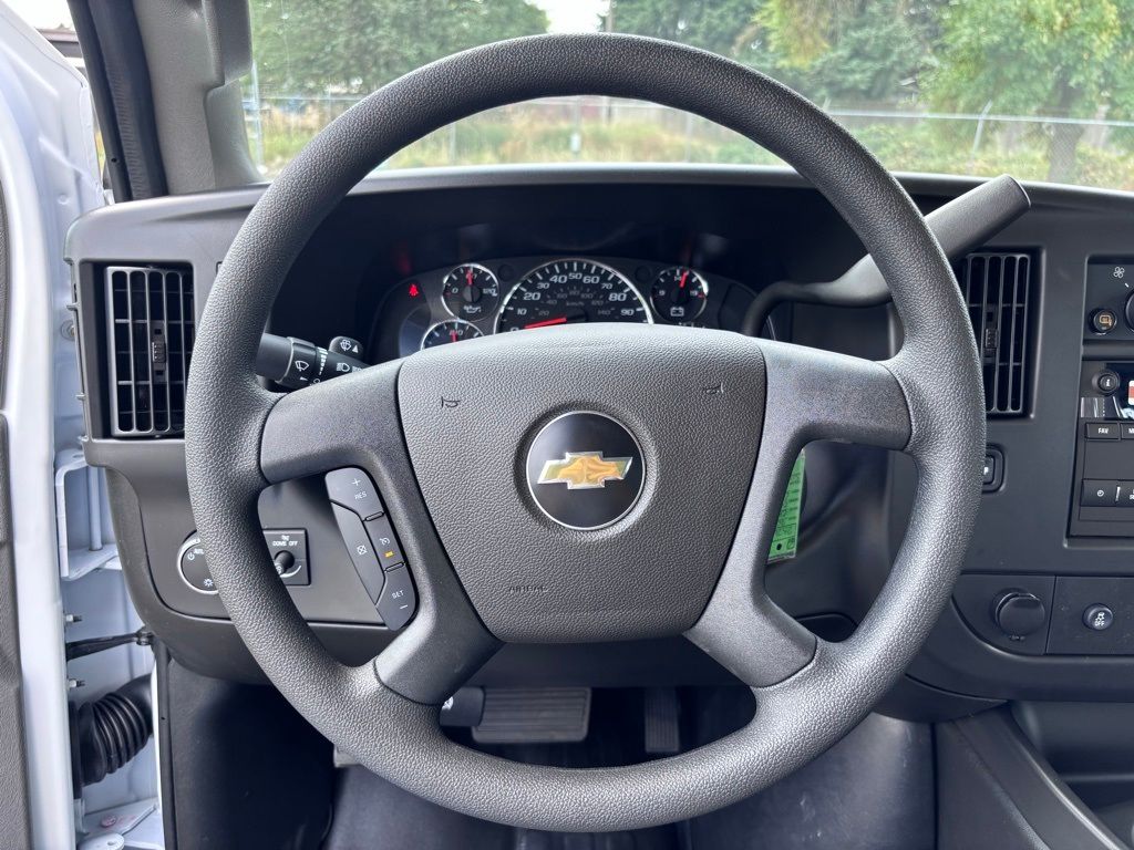 2025 Chevrolet Express Cargo Work Van - Photo 26