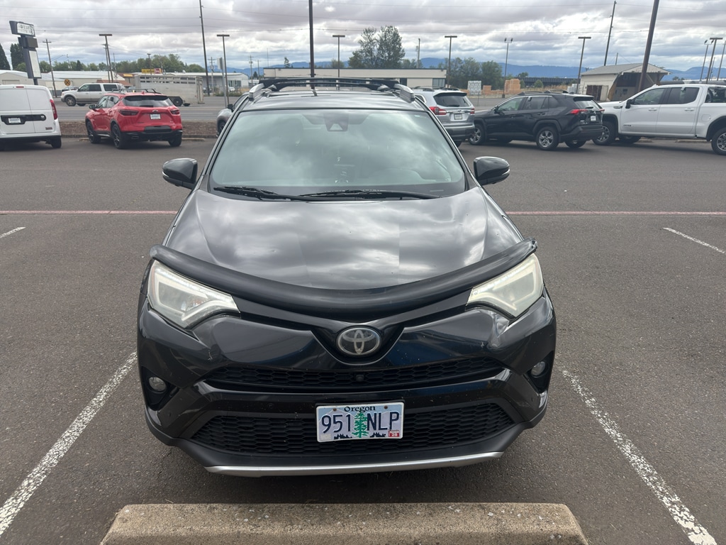 Used 2016 Toyota RAV4 SE with VIN 2T3JFREV0GW465718 for sale in Junction City, OR