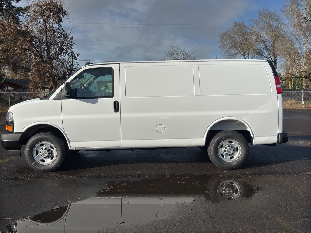 2025 Chevrolet Express Cargo Work Van - Photo 25