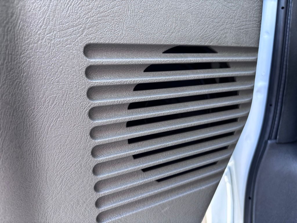 2025 Chevrolet Express Cargo Work Van - Photo 36